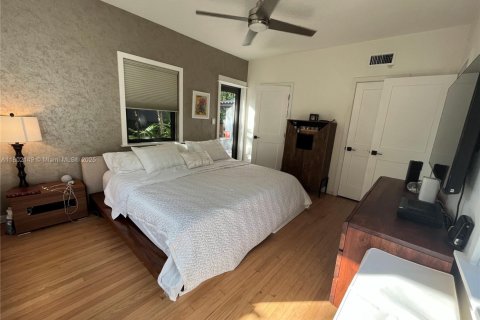 House in Miami, Florida 3 bedrooms, 144.46 sq.m. № 1685854 - photo 22