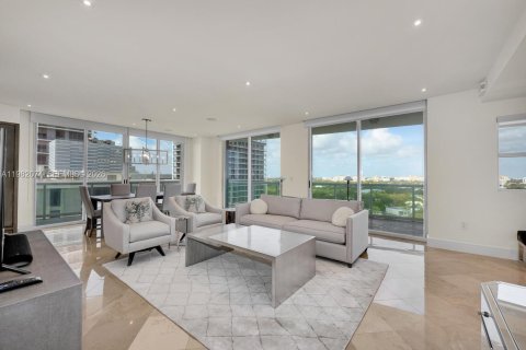 Condo in Miami, Florida, 2 bedrooms  № 2043201