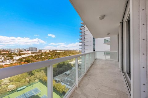 Condo in Miami, Florida, 2 bedrooms  № 2043201 - photo 27