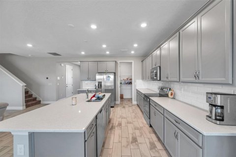 Купить виллу или дом в Ривервью, Флорида 8 комнат, 323.95м2, № 1547932 - фото 17
