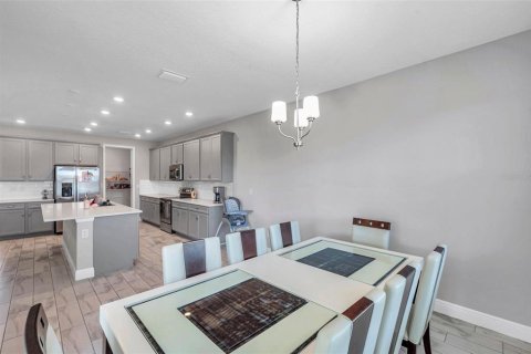 Купить виллу или дом в Ривервью, Флорида 8 комнат, 323.95м2, № 1547932 - фото 19