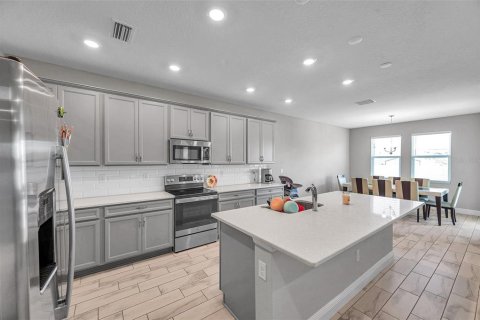 Купить виллу или дом в Ривервью, Флорида 8 комнат, 323.95м2, № 1547932 - фото 15