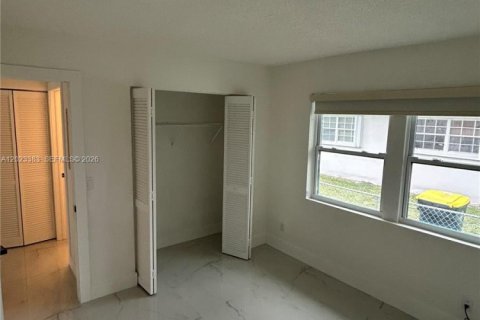 Immobilier commercial à vendre à Dania Beach, Floride: 160.54 m2 № 2257168 - photo 12