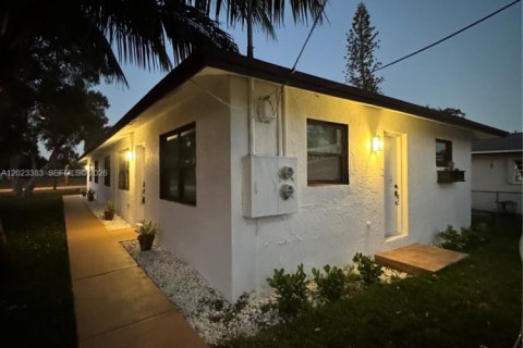Immobilier commercial à vendre à Dania Beach, Floride: 160.54 m2 № 2257168 - photo 16