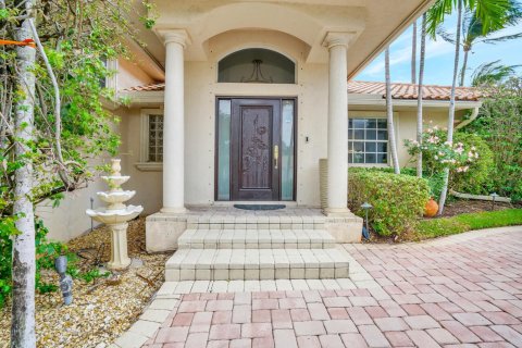 House in Boca Raton, Florida 4 bedrooms, 222.41 sq.m. № 2083829 - photo 4