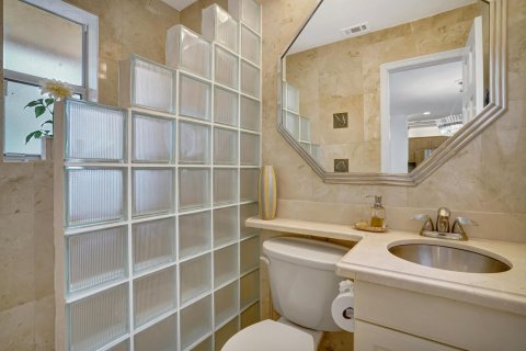 House in Boca Raton, Florida 4 bedrooms, 222.41 sq.m. № 2083829 - photo 24