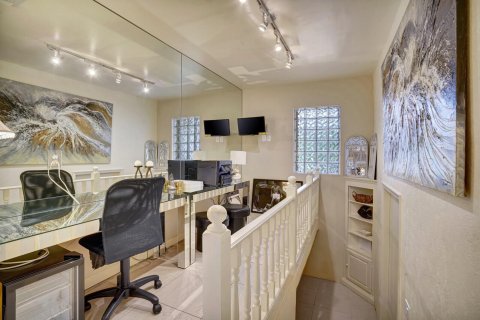 House in Boca Raton, Florida 4 bedrooms, 222.41 sq.m. № 2083829 - photo 25