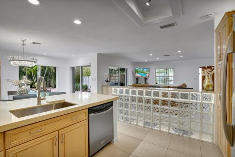 House in Boca Raton, Florida 4 bedrooms, 222.41 sq.m. № 2083829 - photo 18