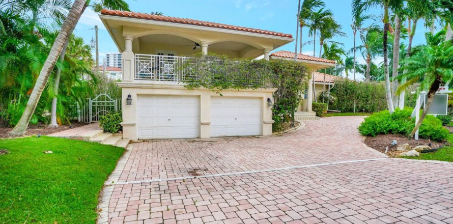 House in Boca Raton, Florida 4 bedrooms, 222.41 sq.m. № 2083829