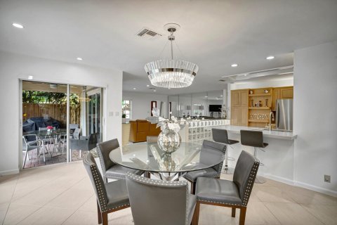 House in Boca Raton, Florida 4 bedrooms, 222.41 sq.m. № 2083829 - photo 13
