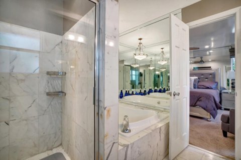 House in Boca Raton, Florida 4 bedrooms, 222.41 sq.m. № 2083829 - photo 22