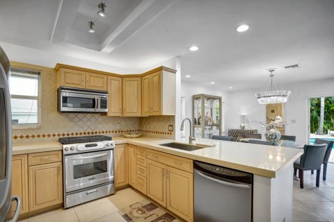 House in Boca Raton, Florida 4 bedrooms, 222.41 sq.m. № 2083829 - photo 17