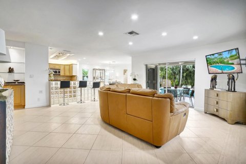 House in Boca Raton, Florida 4 bedrooms, 222.41 sq.m. № 2083829 - photo 8