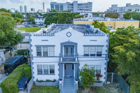Immobilier commercial à vendre à Miami, Floride: 487.64 m2 № 1874801 - photo 2
