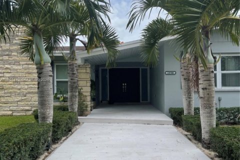 Propiedad comercial en alquiler en Homestead, Florida, 1 dormitorio, 37.16 m2 № 2080817 - foto 2