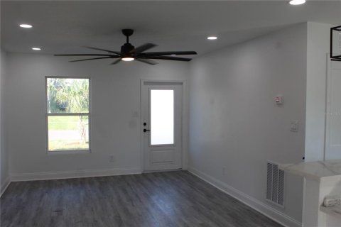 House in Tampa, Florida 4 bedrooms, 118.26 sq.m. № 1805306 - photo 21