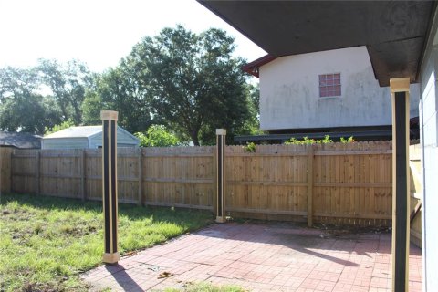 House in Tampa, Florida 4 bedrooms, 118.26 sq.m. № 1805306 - photo 4
