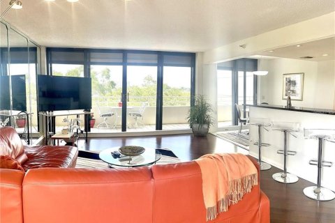 Appartement à louer à Gulfport, Floride: 2 chambres, 137.12 m2 № 2109663 - photo 12