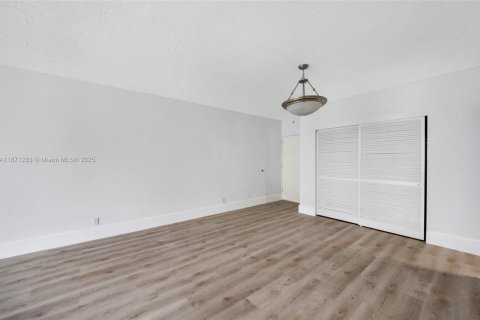 Copropriété à louer à Hollywood, Floride: 1 chambre, 84.17 m2 № 1932936 - photo 8