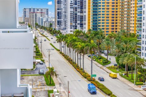 Copropriété à louer à Hollywood, Floride: 1 chambre, 84.17 m2 № 1932936 - photo 29