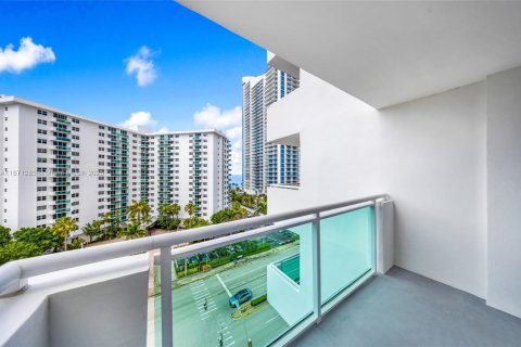 Copropriété à louer à Hollywood, Floride: 1 chambre, 84.17 m2 № 1932936 - photo 26