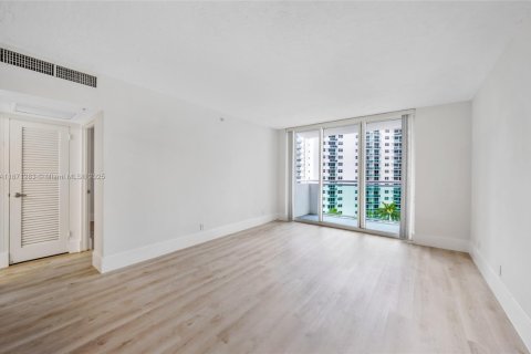 Copropriété à louer à Hollywood, Floride: 1 chambre, 84.17 m2 № 1932936 - photo 5