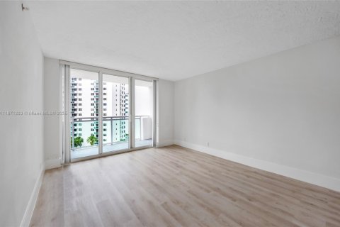 Copropriété à louer à Hollywood, Floride: 1 chambre, 84.17 m2 № 1932936 - photo 7