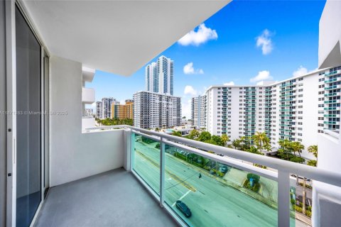 Copropriété à louer à Hollywood, Floride: 1 chambre, 84.17 m2 № 1932936 - photo 25