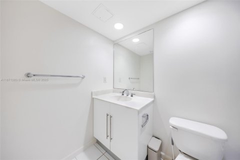 Copropriété à louer à Hollywood, Floride: 1 chambre, 84.17 m2 № 1932936 - photo 22