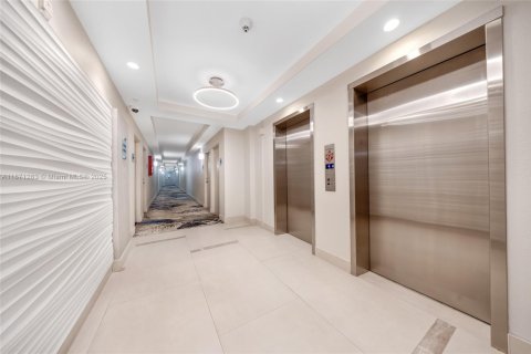 Copropriété à louer à Hollywood, Floride: 1 chambre, 84.17 m2 № 1932936 - photo 30