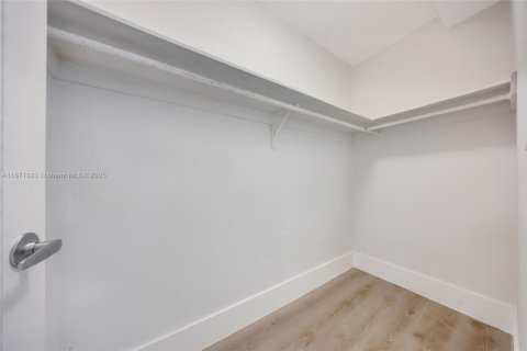 Copropriété à louer à Hollywood, Floride: 1 chambre, 84.17 m2 № 1932936 - photo 24