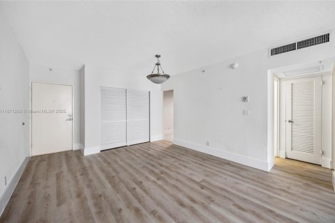 Copropriété à louer à Hollywood, Floride: 1 chambre, 84.17 m2 № 1932936 - photo 6