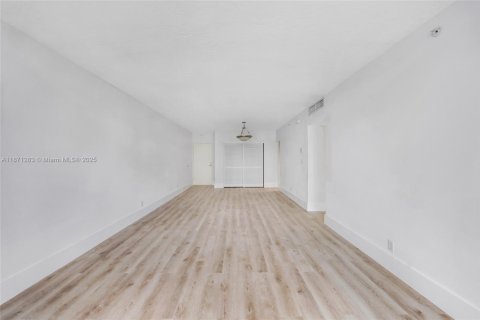 Copropriété à louer à Hollywood, Floride: 1 chambre, 84.17 m2 № 1932936 - photo 20