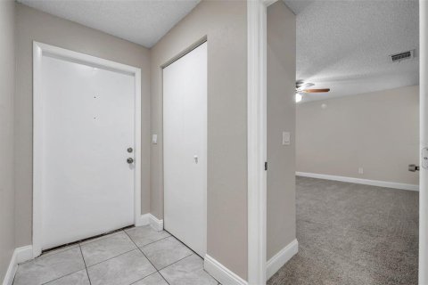 Townhouse in Tampa, Florida 2 bedrooms, 117.06 sq.m. № 1744647 - photo 9