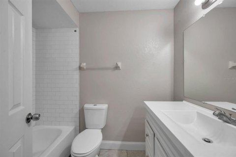 Townhouse in Tampa, Florida 2 bedrooms, 117.06 sq.m. № 1744647 - photo 14