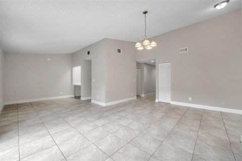 Townhouse in Tampa, Florida 2 bedrooms, 117.06 sq.m. № 1744647 - photo 20