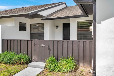 Townhouse in Tampa, Florida 2 bedrooms, 117.06 sq.m. № 1744647 - photo 2