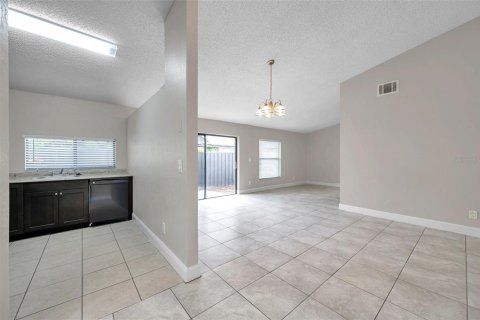 Townhouse in Tampa, Florida 2 bedrooms, 117.06 sq.m. № 1744647 - photo 17