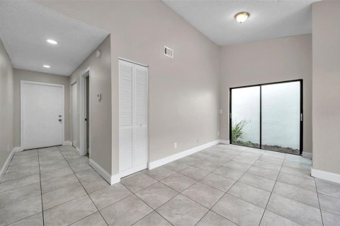 Townhouse in Tampa, Florida 2 bedrooms, 117.06 sq.m. № 1744647 - photo 19