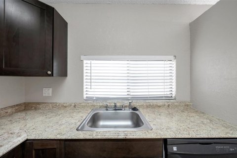 Townhouse in Tampa, Florida 2 bedrooms, 117.06 sq.m. № 1744647 - photo 29