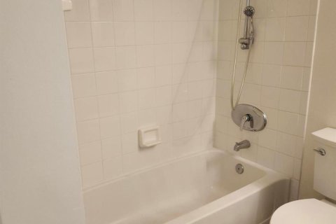 Condo in Boynton Beach, Florida, 2 bedrooms № 2251019 - photo 15