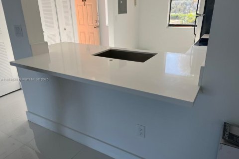 Condominio en venta en Fort Lauderdale, Florida, 1 dormitorio, 65.22 m2 № 1875173 - foto 3