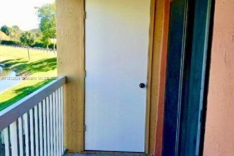 Condominio en venta en Fort Lauderdale, Florida, 1 dormitorio, 65.22 m2 № 1875173 - foto 17