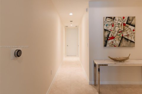 Condo in Sunny Isles Beach, Florida, 3 bedrooms  № 1863115 - photo 24