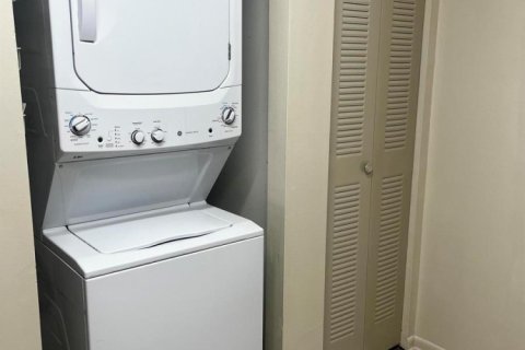 Appartement à louer à Hollywood, Floride: 3 chambres, 247.12 m2 № 2432503 - photo 14