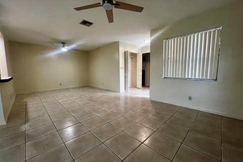 Appartement à louer à Hollywood, Floride: 3 chambres, 247.12 m2 № 2432503 - photo 3