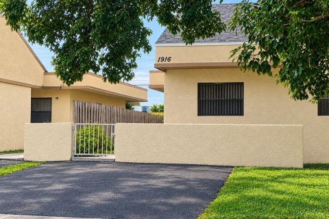 Appartement à louer à Hollywood, Floride: 3 chambres, 247.12 m2 № 2432503 - photo 2