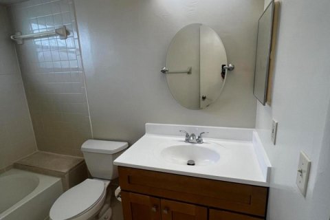Appartement à louer à Hollywood, Floride: 3 chambres, 247.12 m2 № 2432503 - photo 13