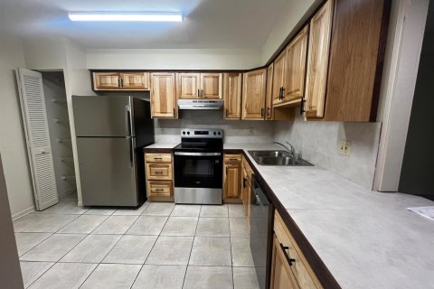 Appartement à louer à Hollywood, Floride: 3 chambres, 247.12 m2 № 2432503 - photo 6
