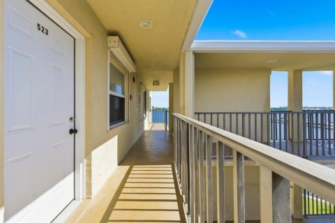 Condo in Lantana, Florida, 2 bedrooms  № 2081894 - photo 19